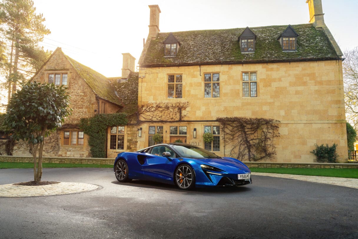 mclaren_artura-review-01