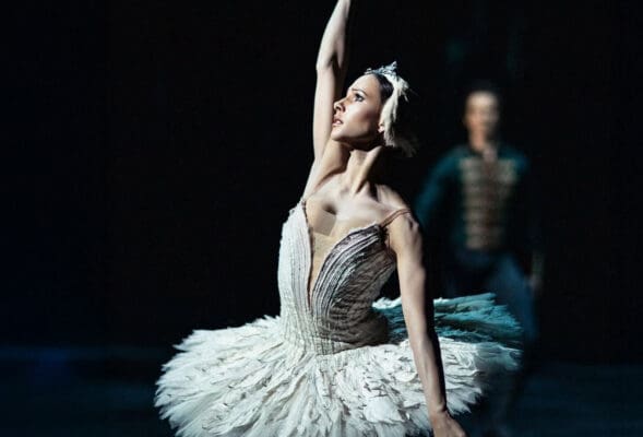 francesca hayward royal ballet swan lake