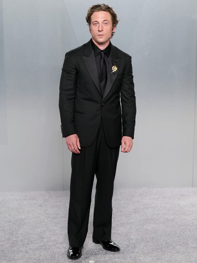 jeremy allen white at the Vanity Fair Oscar Party.
