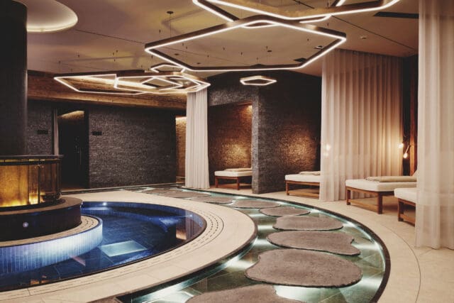 Lucian Burghotel Oberlech/GmbH & Co