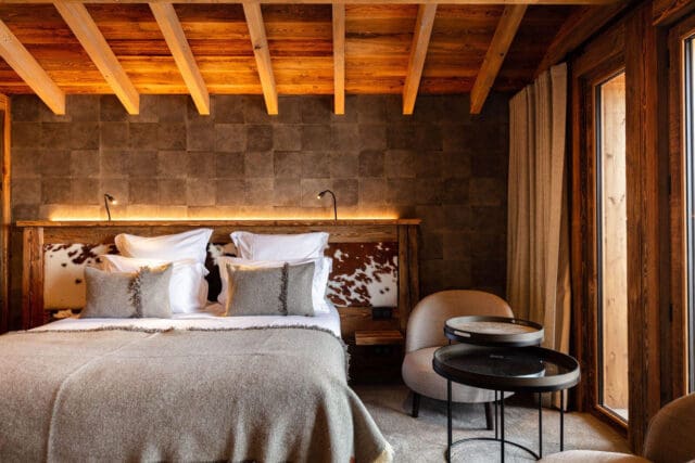 m lodge bedrooom