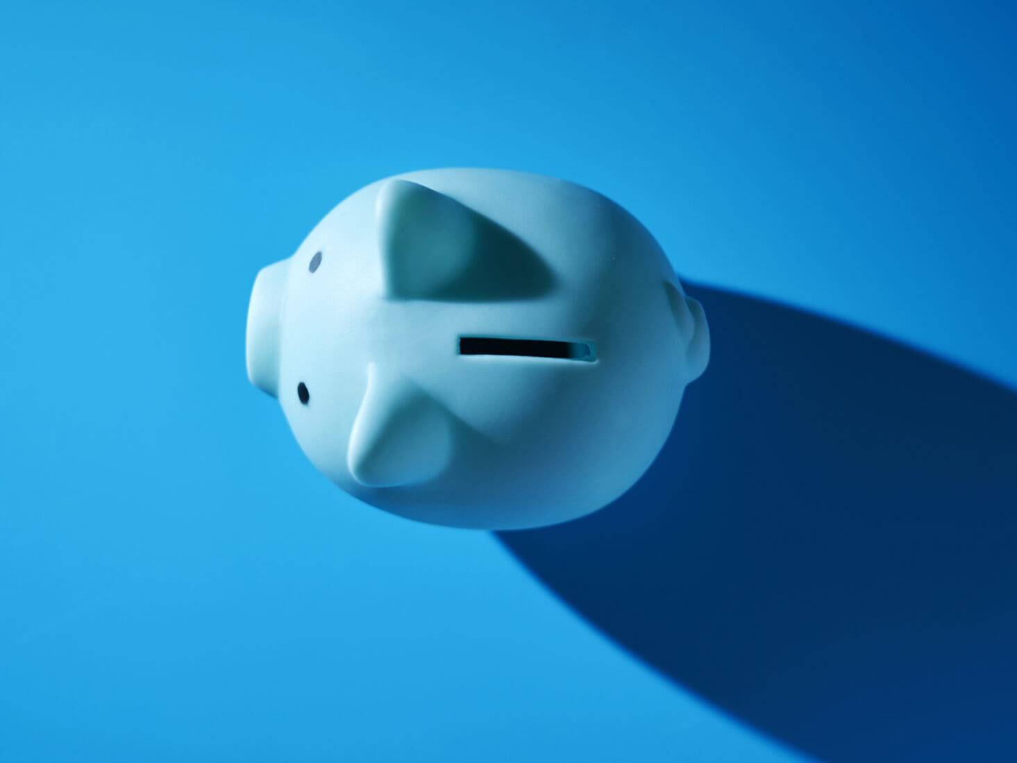 benefits to holding cash piggy bank