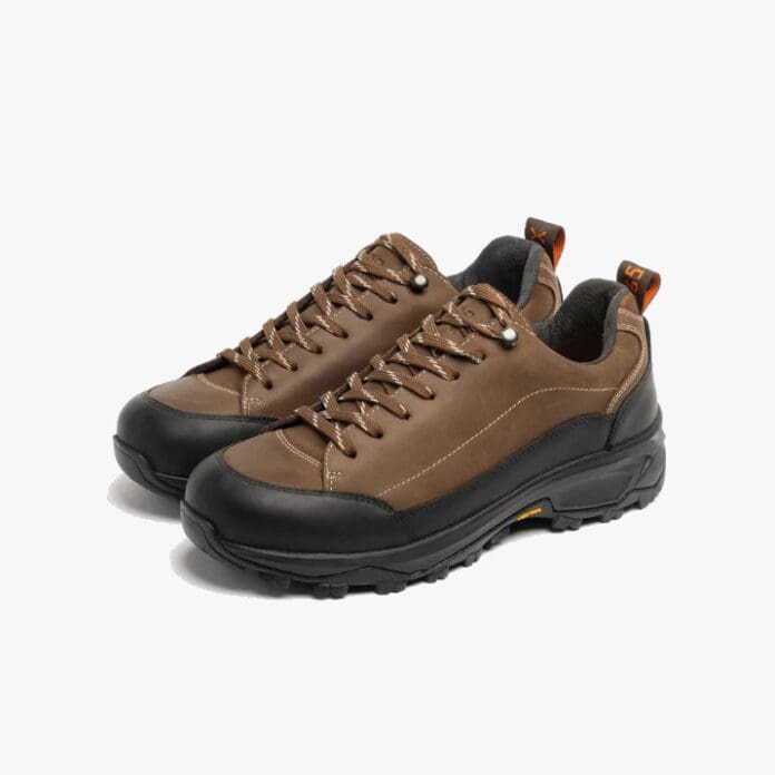 Edenfield Conker trainer