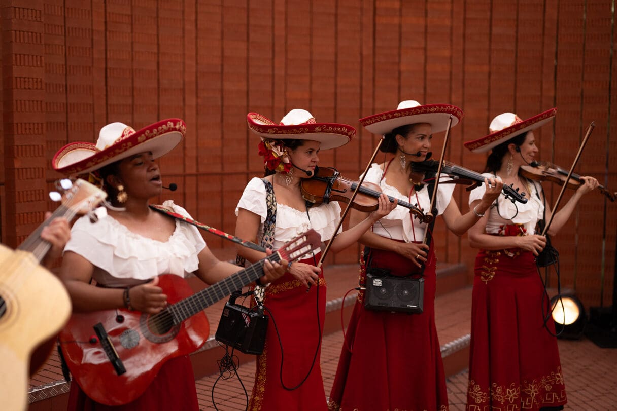 mariachi las aditas