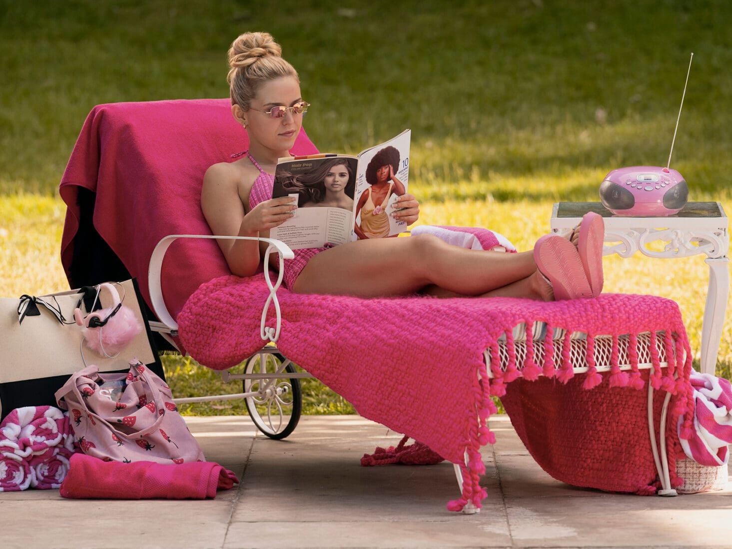 elle tv show fuschia trend