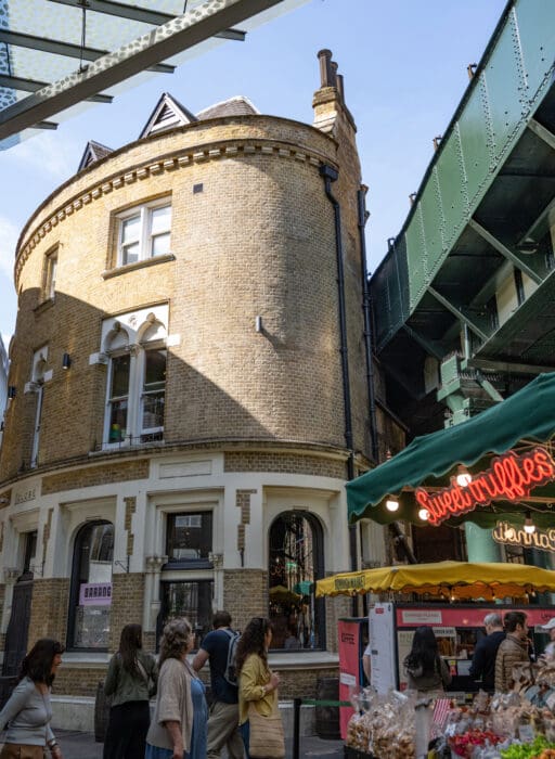 The Globe Tavern